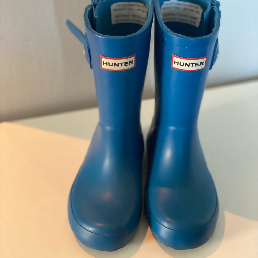Great condition unisex Hunter Rain Boots.